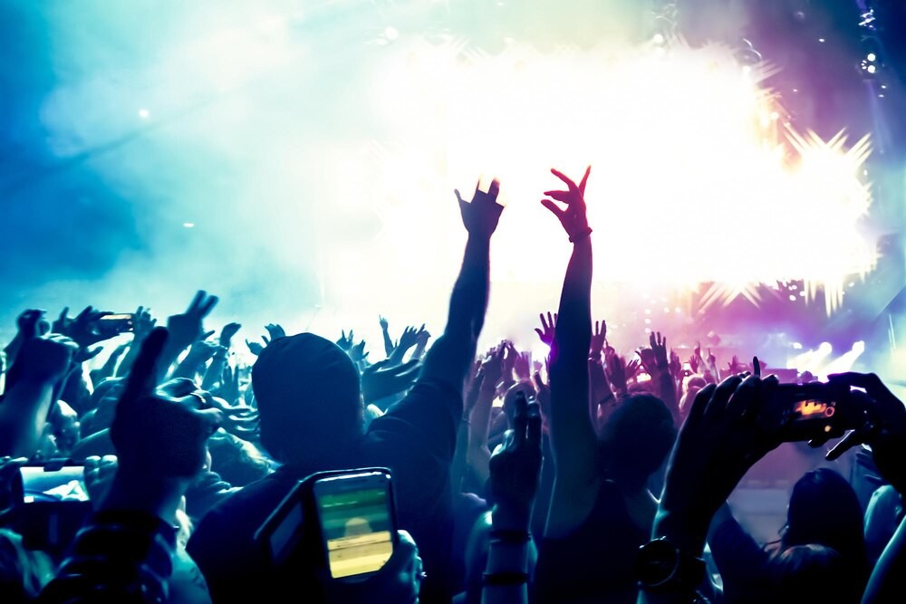 Dożynki Parafialne w Burzynie: Święto Plonów z Gwiazdami Disco Polo!