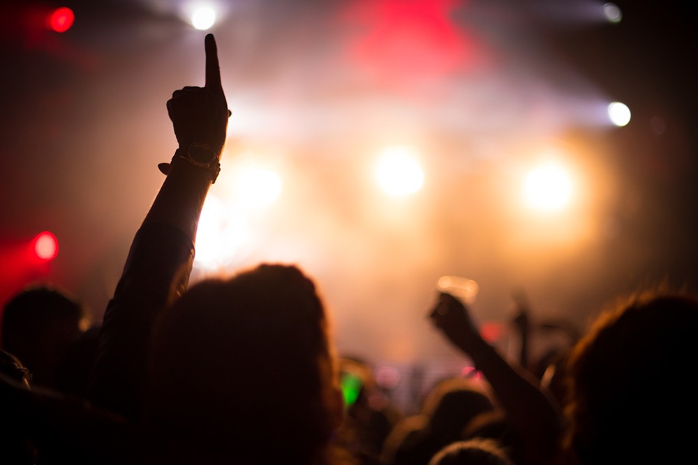 Seniorzy tańczą na jubileuszowej potańcówce w Łomży!